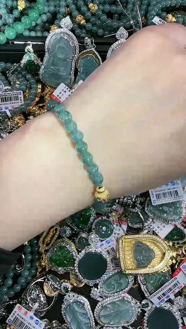 【闪购商品】翡翠吊坠(赠链)未镶嵌天然翡翠A货