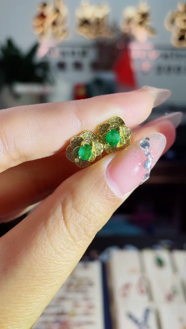 【闪购商品】祖母绿耳饰银S925镶嵌耳饰