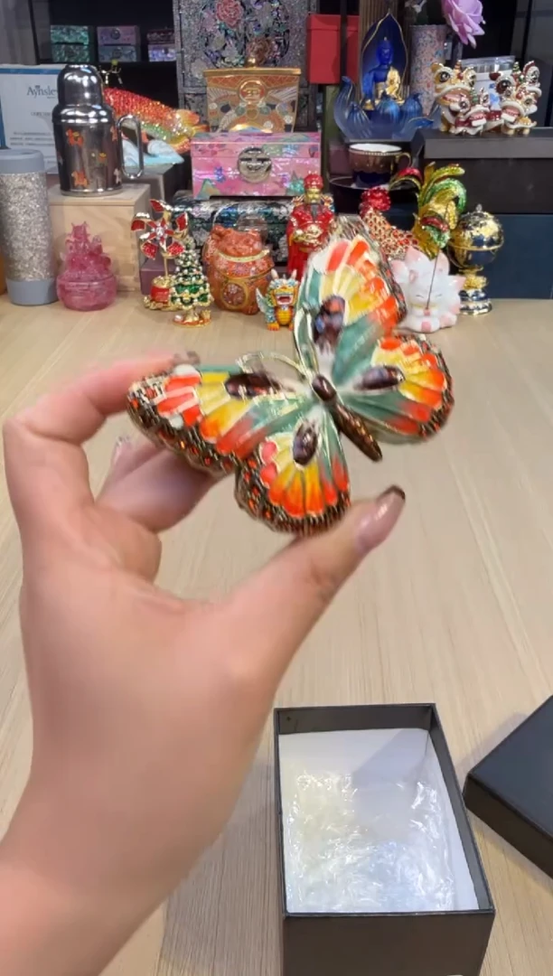 77七宝橙色蝴蝶盒