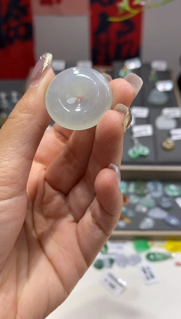 翡翠未镶嵌颈饰平安扣