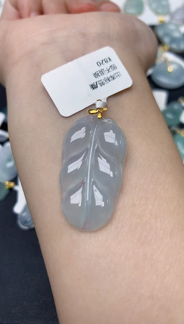 颈饰18K金镶嵌翡翠天然缅甸A货翡翠