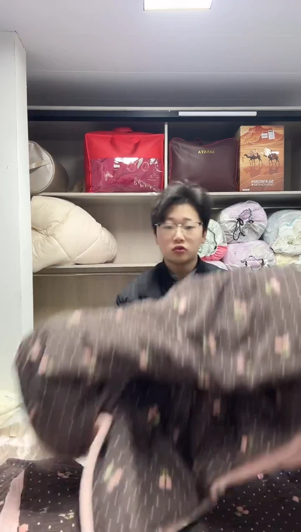 羊羔毛樱桃床盖四件套