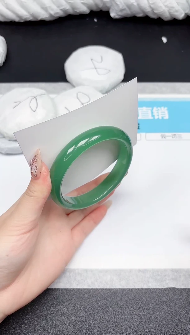 未镶嵌手镯石英质玉135-64.7