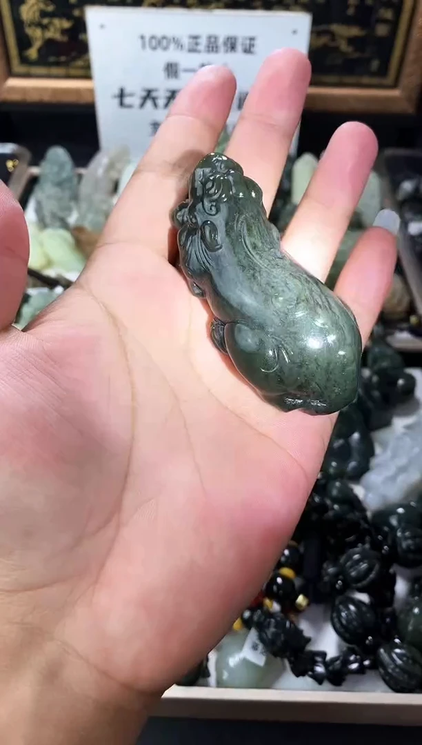 颈饰未镶嵌和田玉1
