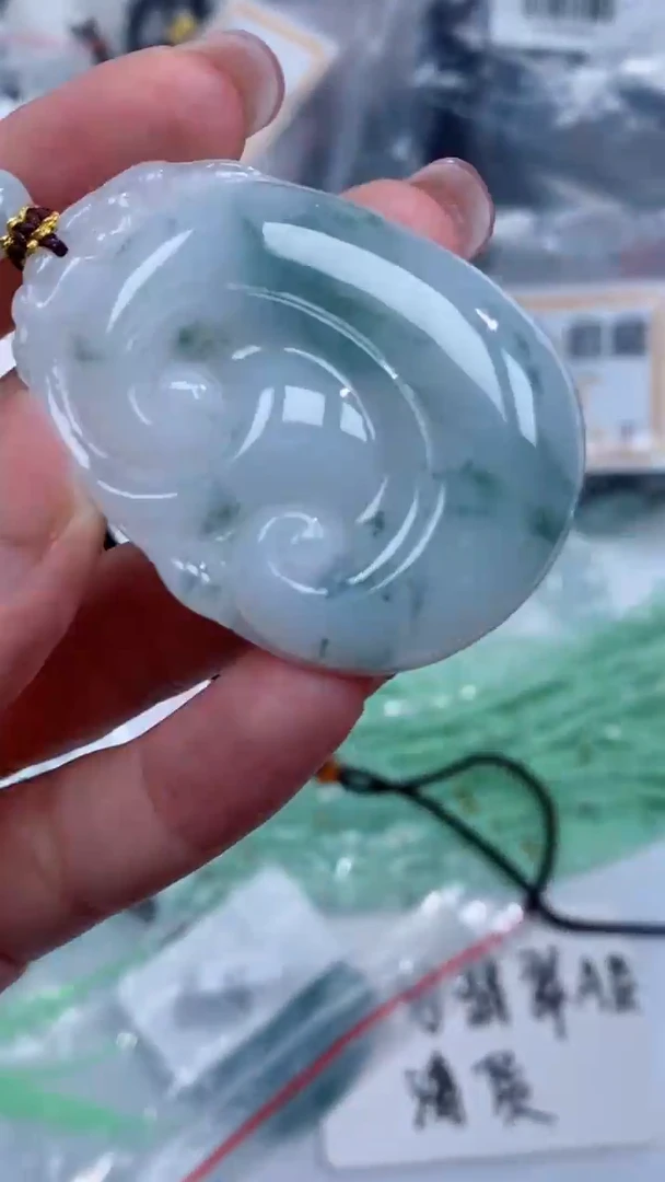 颈饰未镶嵌翡翠吊坠