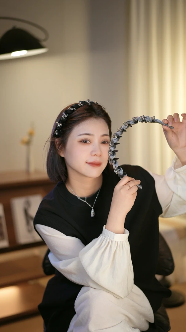 轻奢重工水晶发箍女2025新款高级感日常外戴带齿防滑头箍发卡发饰