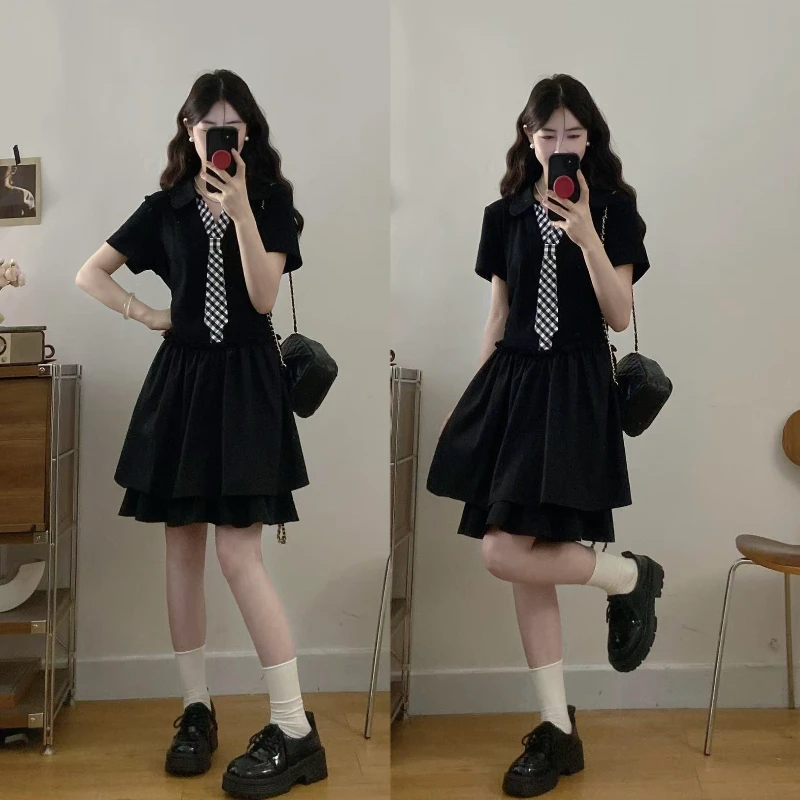 大码夏季新款减龄黑色连衣裙女学院风格纹领带收腰显瘦洋气小黑裙