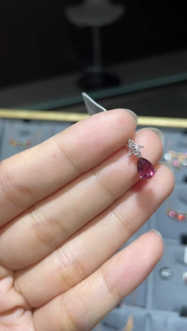 吊坠(不含链)18K金镶嵌碧玺1