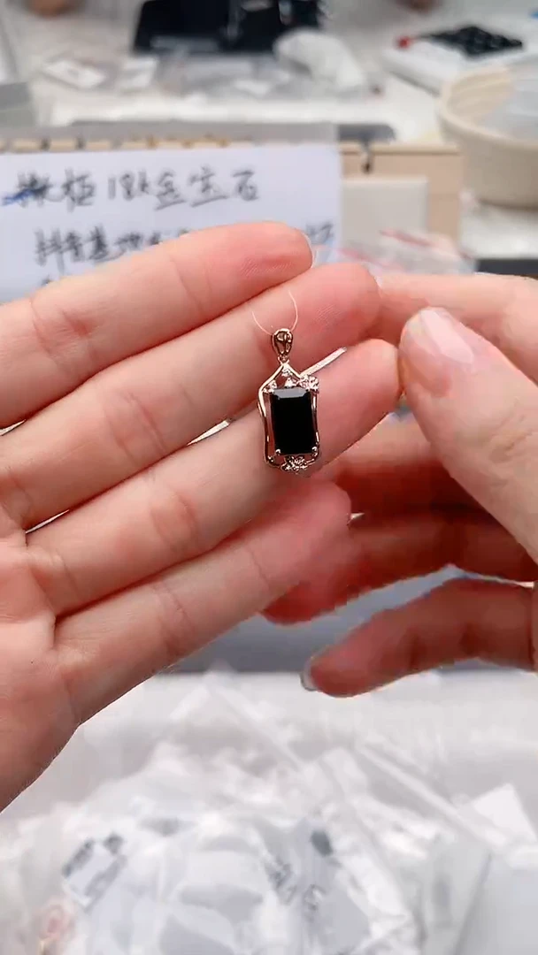 18K金镶嵌颈饰碧玺高货