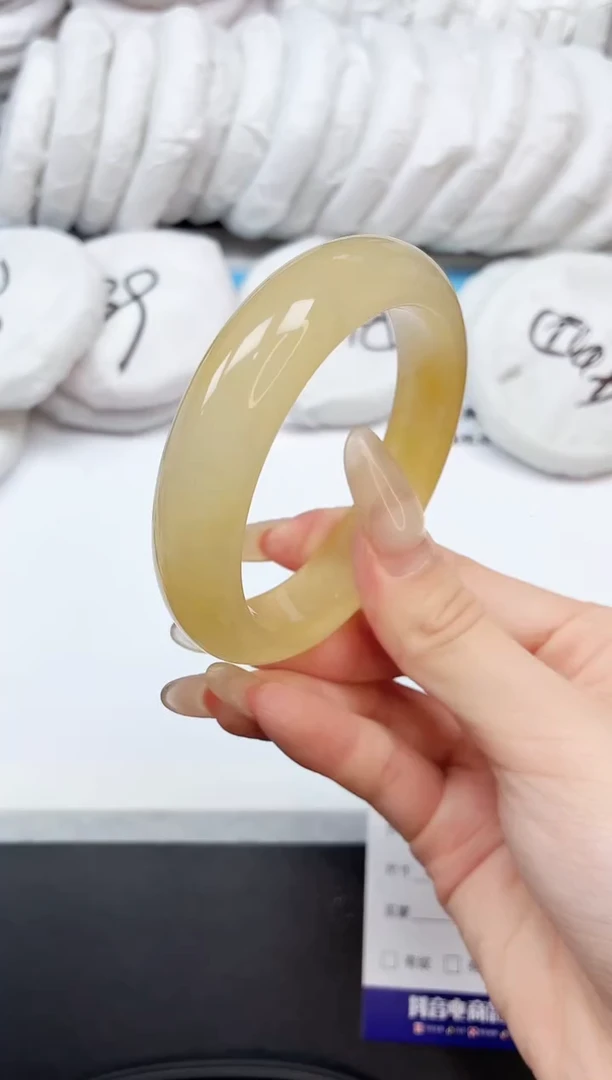 石英质玉手镯未镶嵌3K60-56