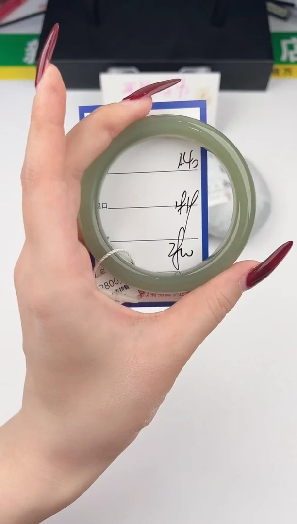 未镶嵌手镯和田玉40颜色微差无瑕