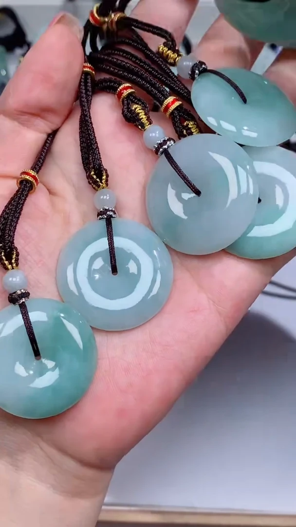 翡翠未镶嵌颈饰吊坠团购多样性发一件