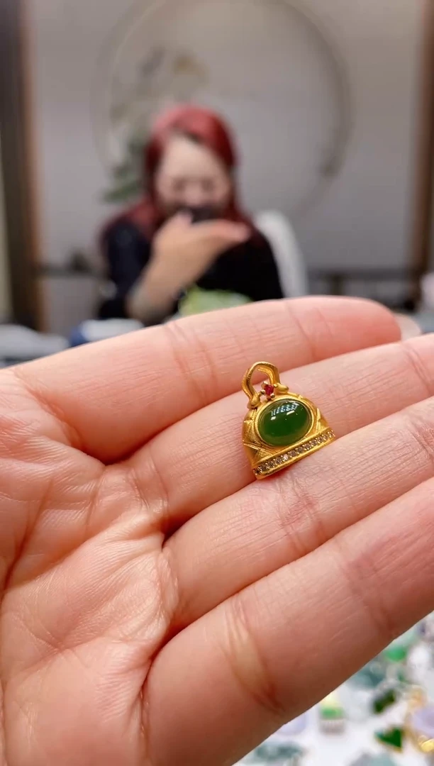 颈饰合金和田玉蛋面