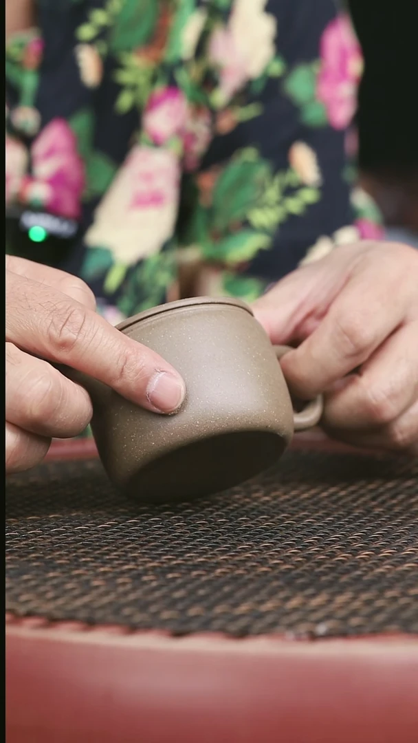 茶壶紫砂3号蟹壳青汉瓦150CC微瑕