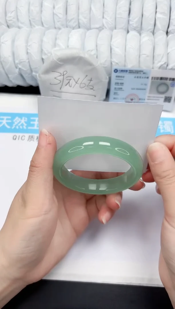 【闪购商品】石英质玉手镯未镶嵌83-55.6