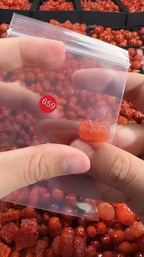 颈饰未镶嵌南红玛瑙1