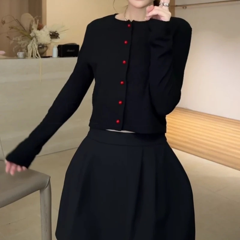 韩系简约慵懒风减龄针织设计款长袖针织衫LK2507011