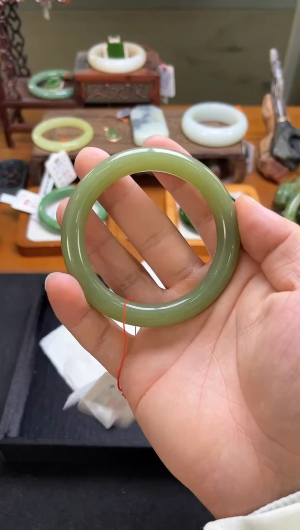 未镶嵌手镯和田玉若羌黄口 55-56圈 多样性发一