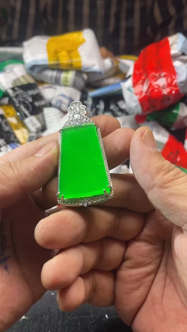 林子收货时尚吊坠DW55