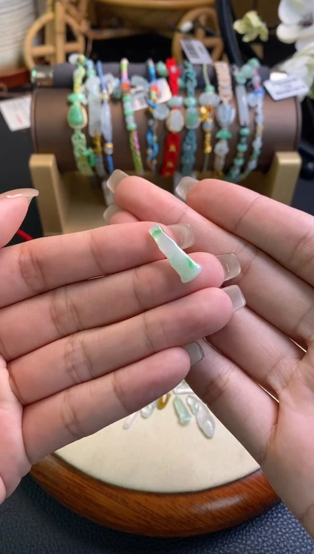 颈饰未镶嵌翡翠净货15658