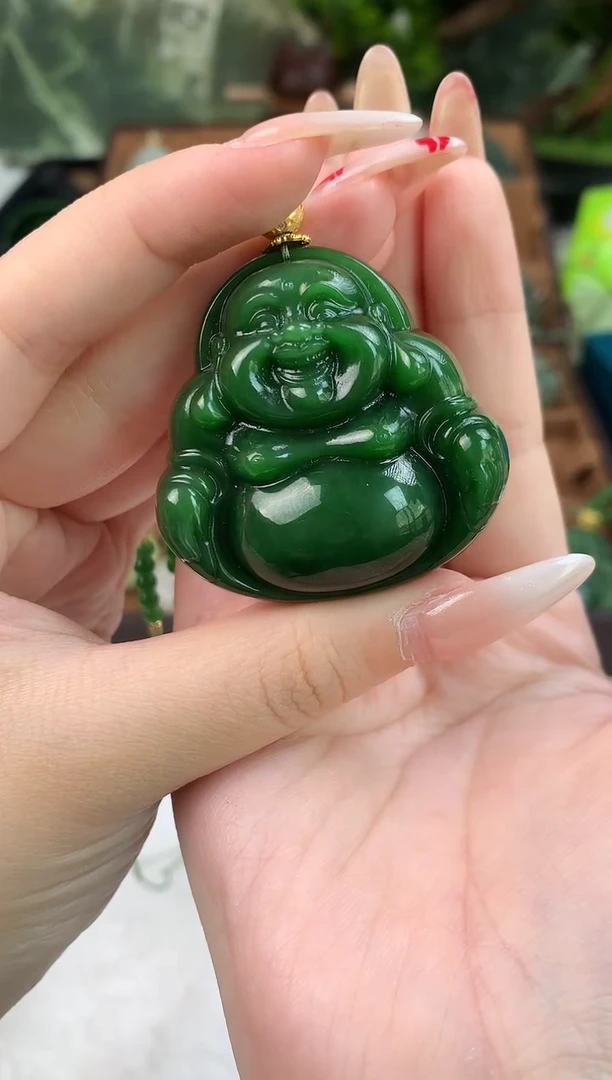 颈饰未镶嵌和田玉吊坠