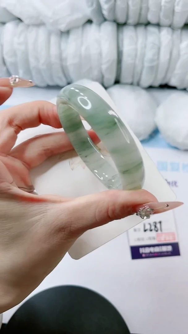 【闪购商品】石英质玉手镯未镶嵌多样性发货L287