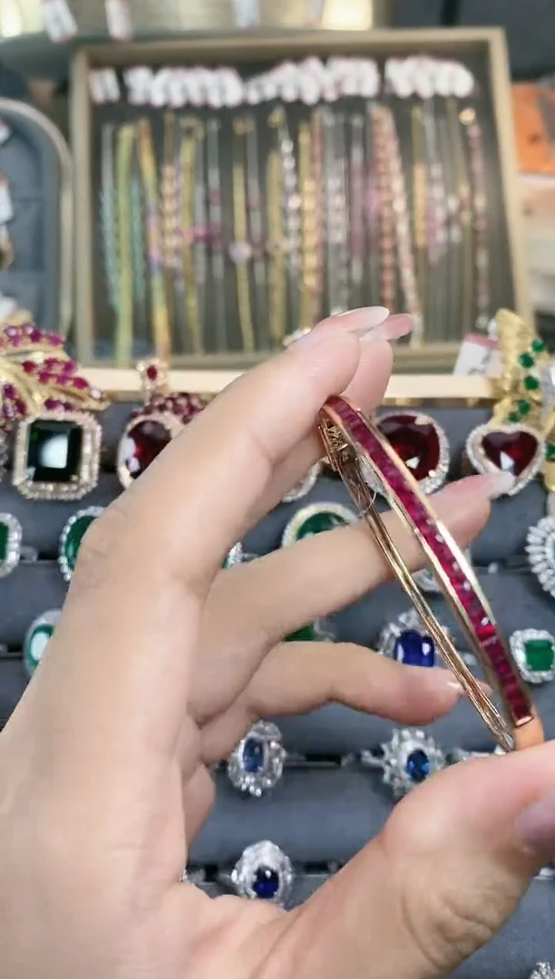 手镯18K金镶嵌红宝石·