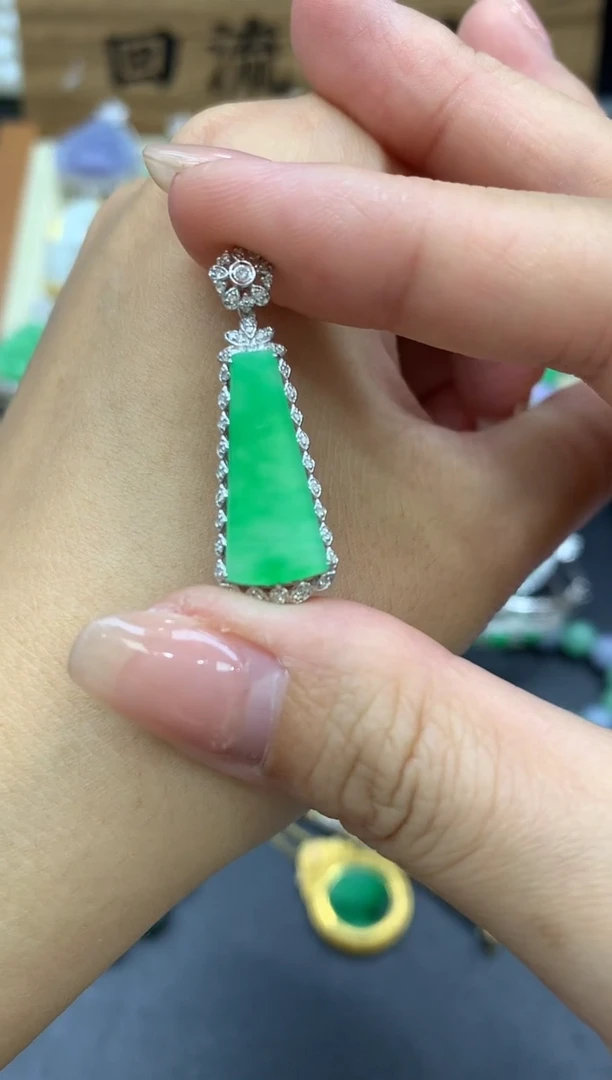 【闪购商品】翡翠颈饰18K金镶嵌131-中国好珍宝