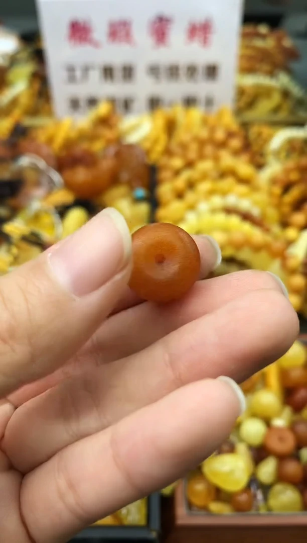 未镶嵌琥珀珠宝奇石9