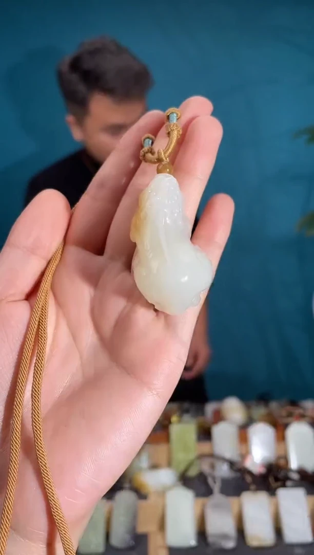 颈饰未镶嵌和田玉1