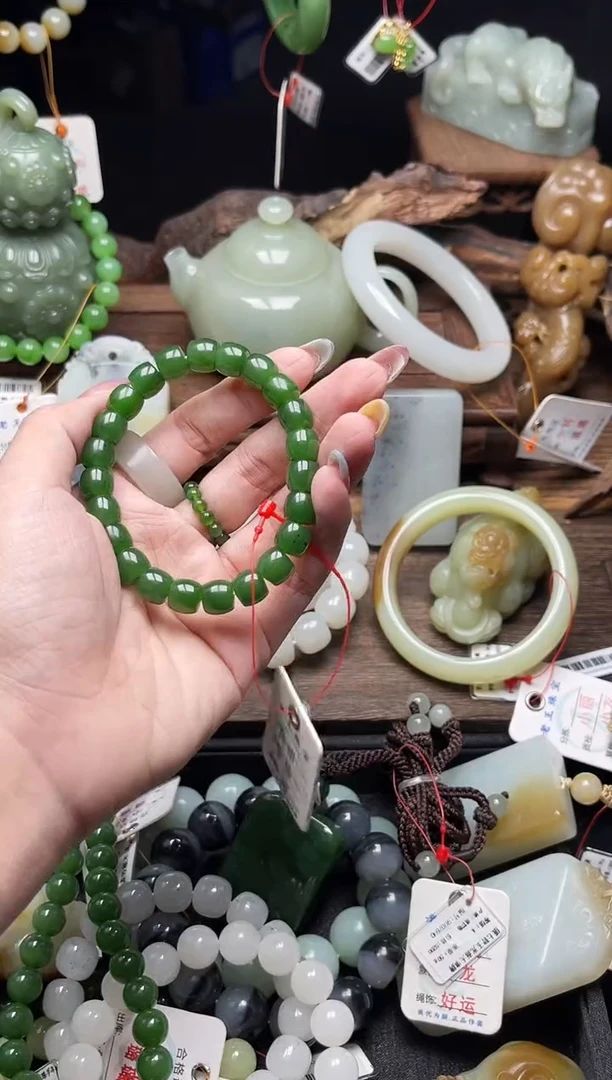 手串未镶嵌和田玉卡9俄料碧玉 极限弧9011666