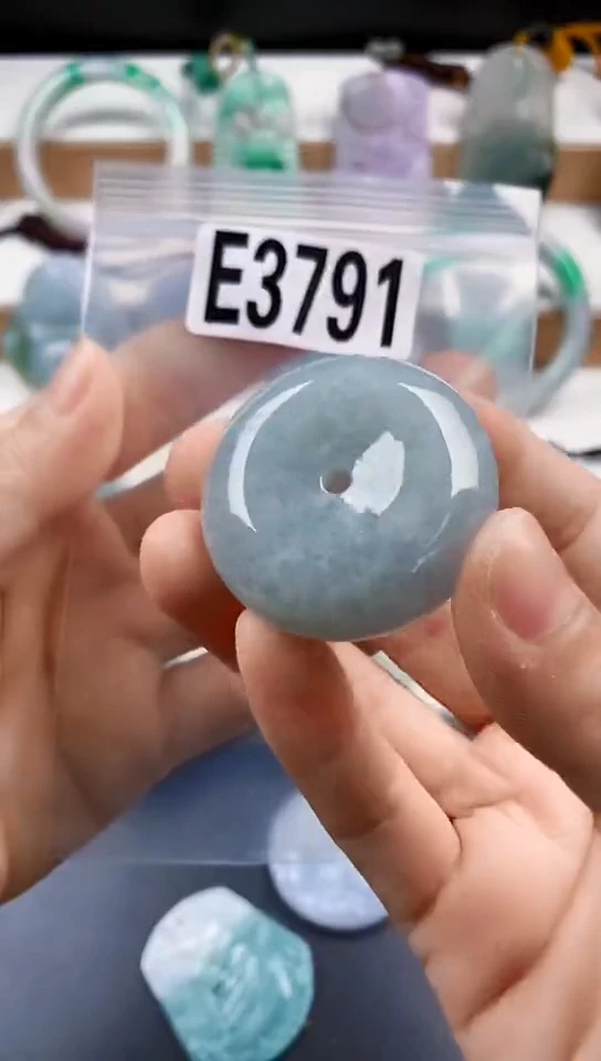 颈饰未镶嵌翡翠天然翡翠吊坠挂件