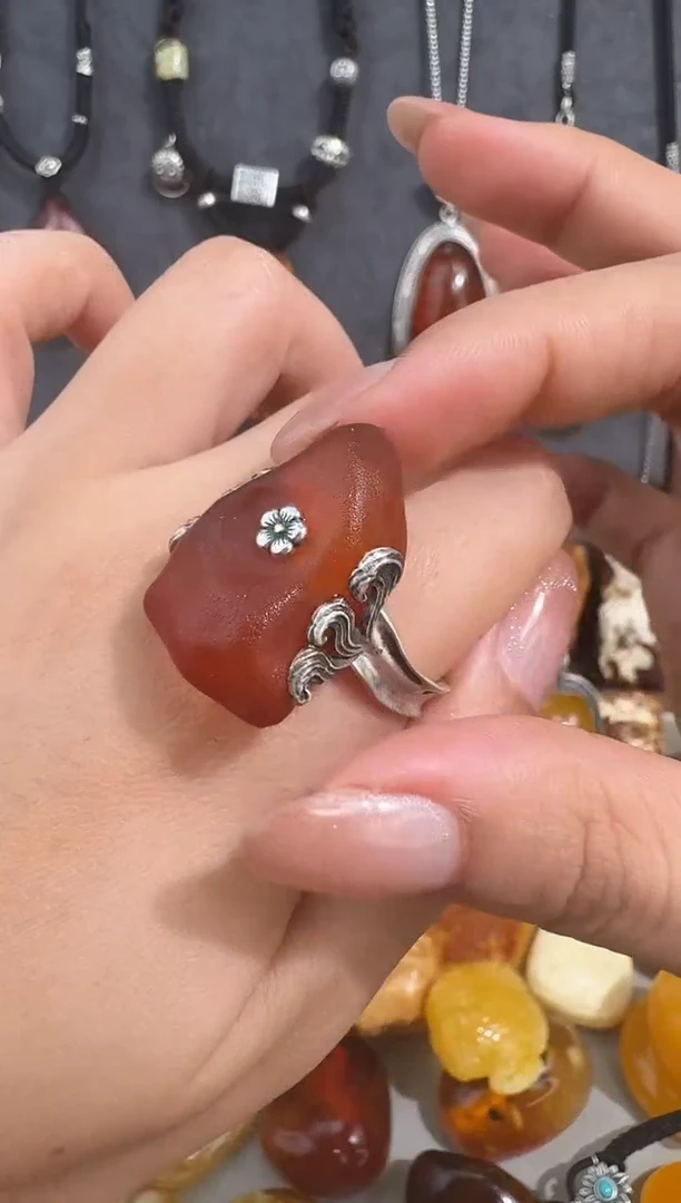 未镶嵌琥珀裸石琥珀