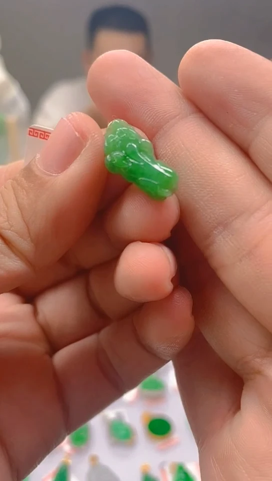 【闪购商品】翡翠颈饰未镶嵌新号开播，全场乱卖