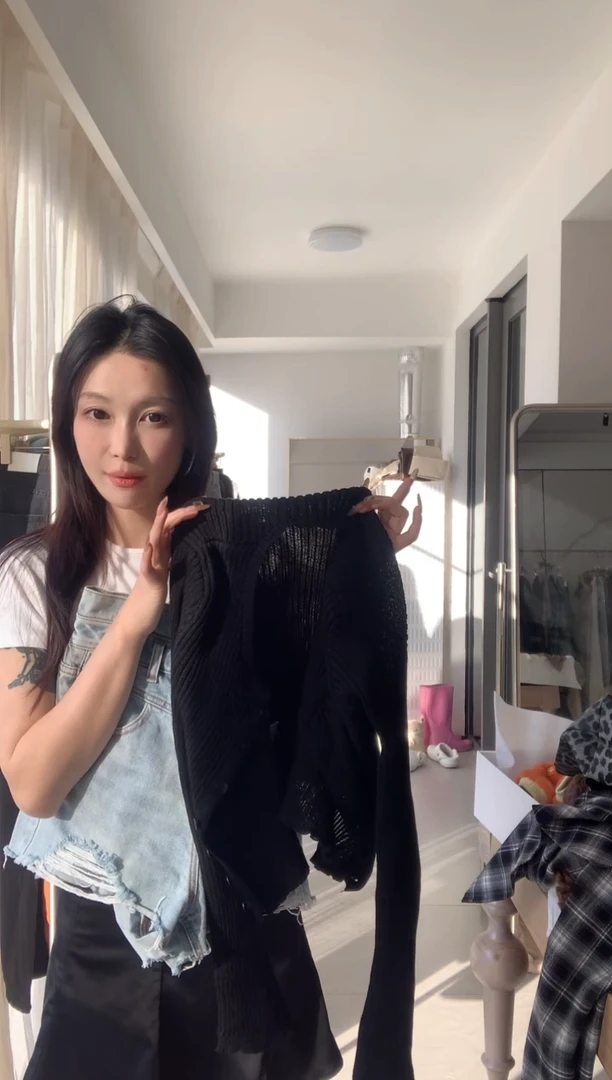 黑色毛衣毛衣毛衣