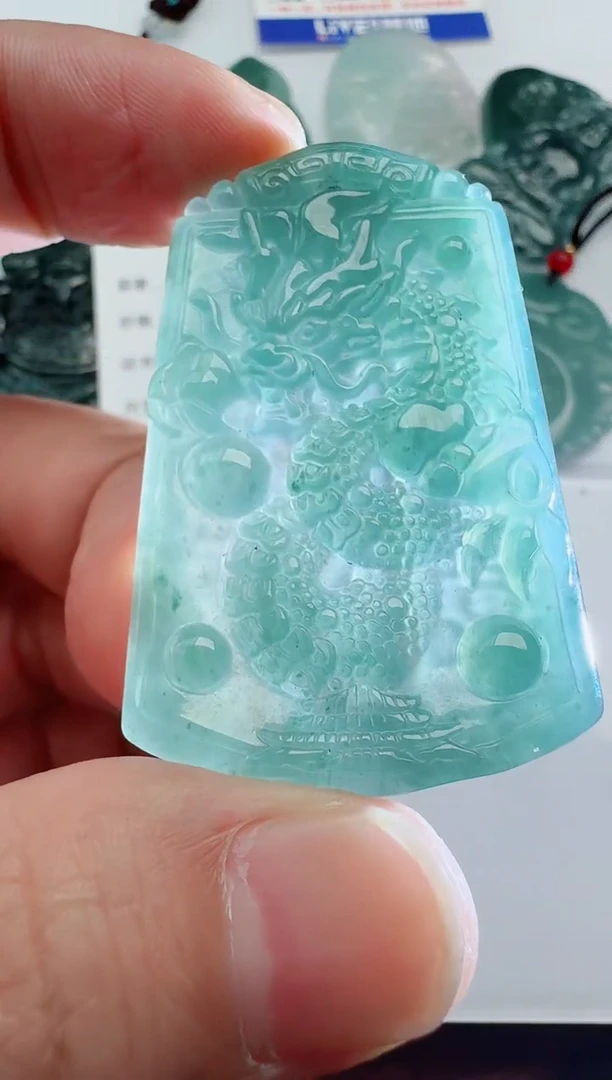 【闪购商品】翡翠吊坠(不含链)未镶嵌多样性随机发其一