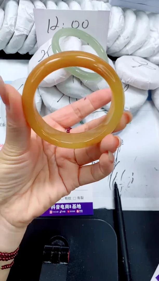 未镶嵌手镯石英质玉167-57.6