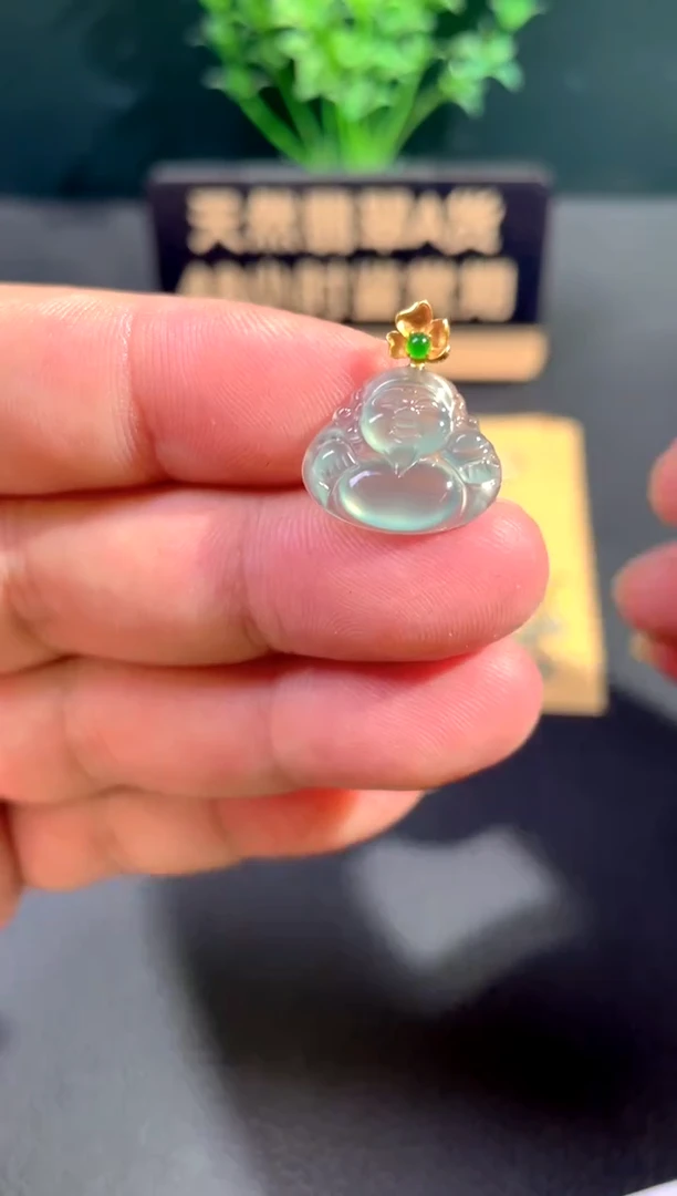 颈饰18K金镶嵌翡翠翡翠