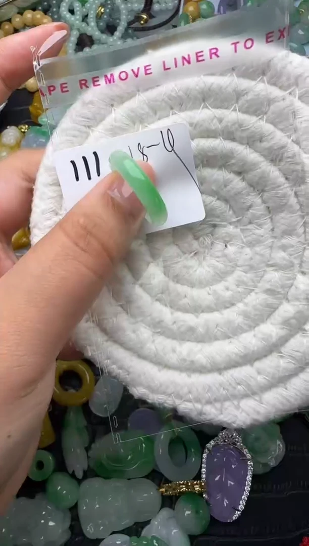 颈饰未镶嵌翡翠缅甸翡翠吊坠