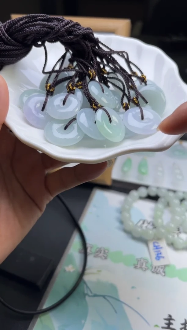 未镶嵌挂件翡翠多样性发一件R703082