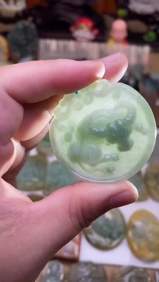 颈饰未镶嵌翡翠1