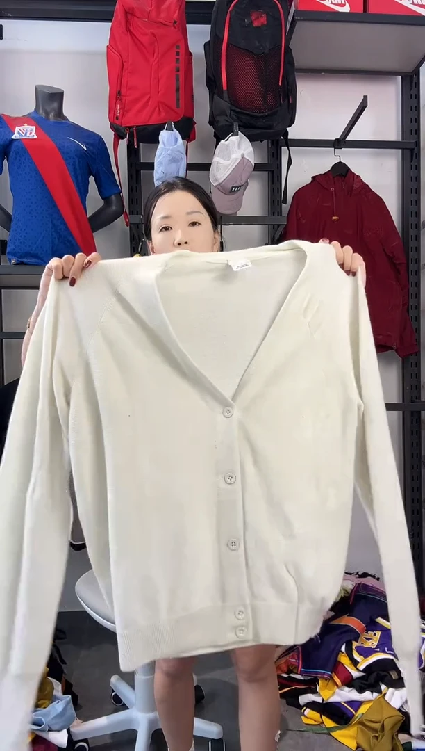 617    ·编码 耐克卫衣服饰过款为准 尺码·