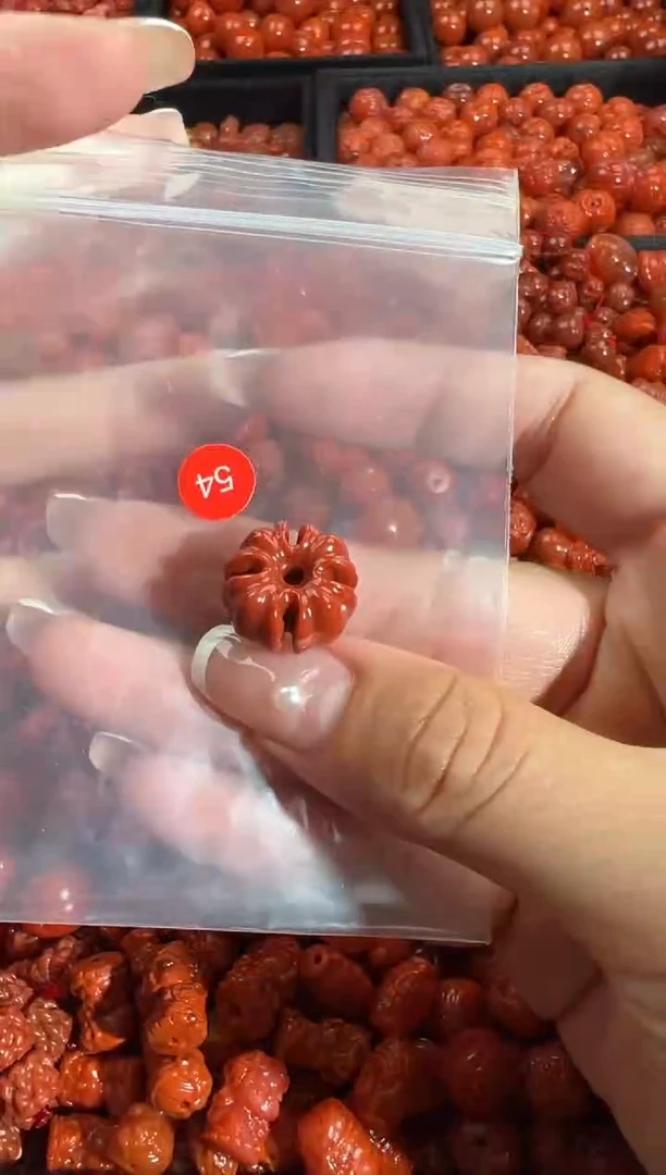 颈饰未镶嵌南红玛瑙1