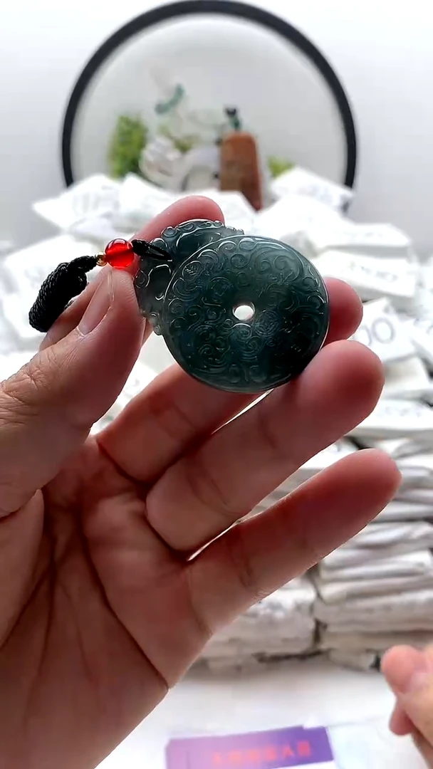 翡翠未镶嵌颈饰扣子1