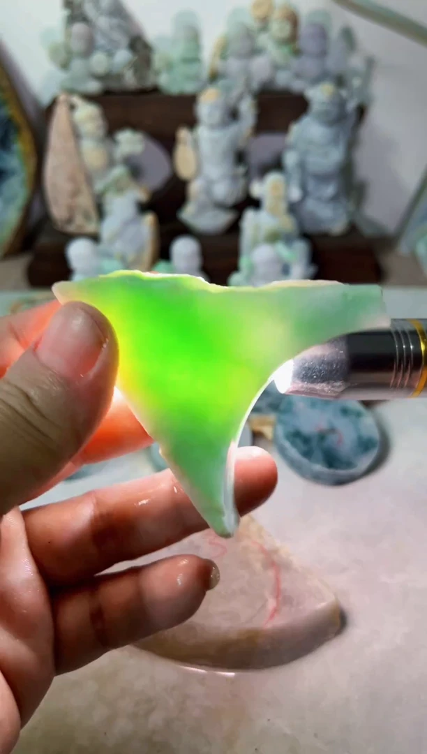 【闪购商品】翡翠吊坠(不含链)未镶嵌A1015