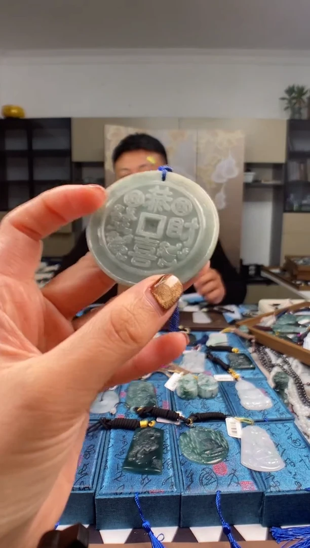 颈饰未镶嵌翡翠多样性发其一