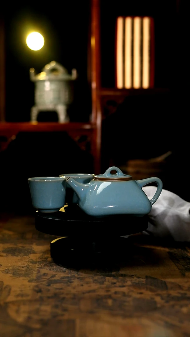 【闪购商品】原矿天蓝釉天道壶