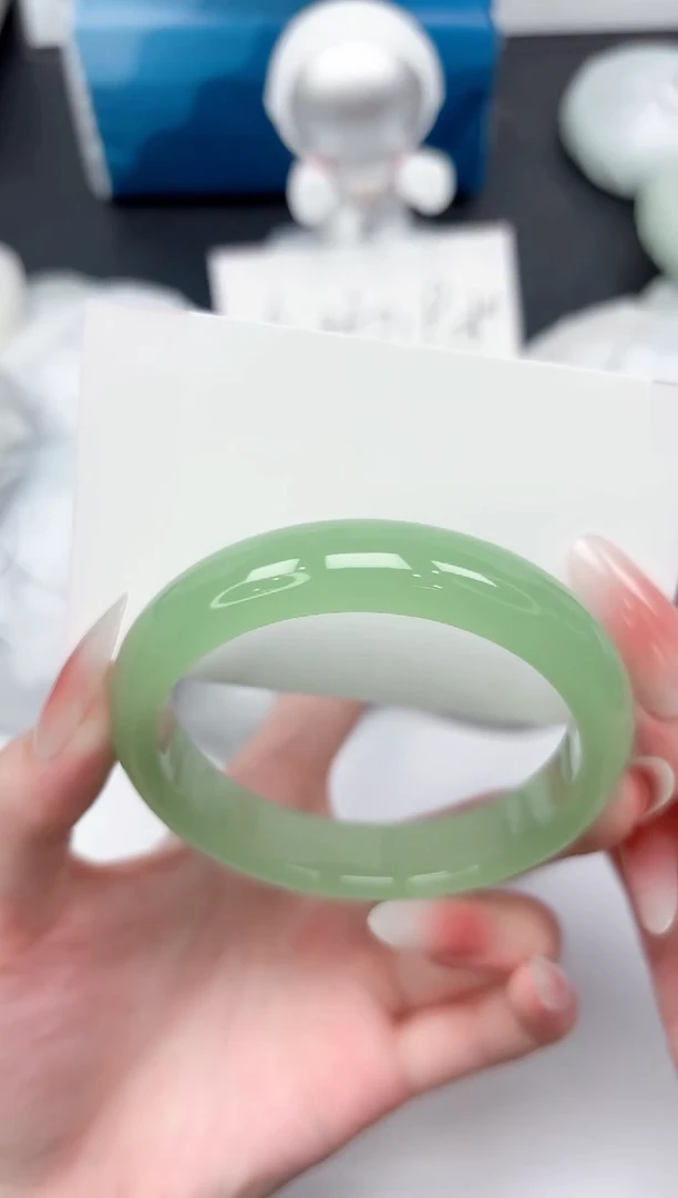 未镶嵌手镯石英质玉122-58.7