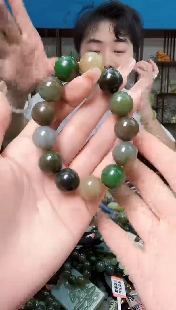 颈饰未镶嵌和田玉多样性发一