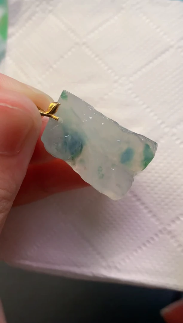 颈饰未镶嵌翡翠